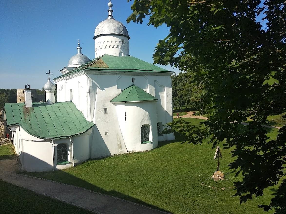 Тур «Классический Петербург и средневековый Псков»