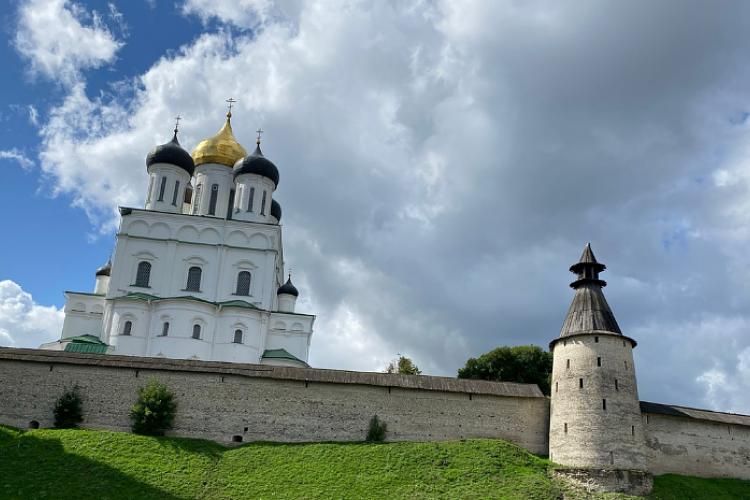 Тур «Классический Петербург и средневековый Псков»