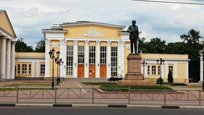 Автобусный тур из Москвы «Поэт. Писатель. Драматург.», 3 дня